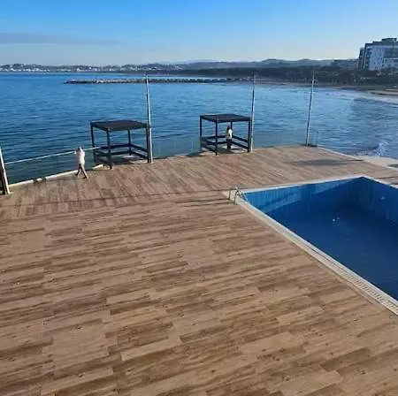 Lotus Seaview Qerret غوليم